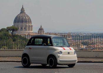Los nuevos Topolino y TRIS afianzan el reinado en micromovilidad eléctrica de Fiat en el entorno urbano