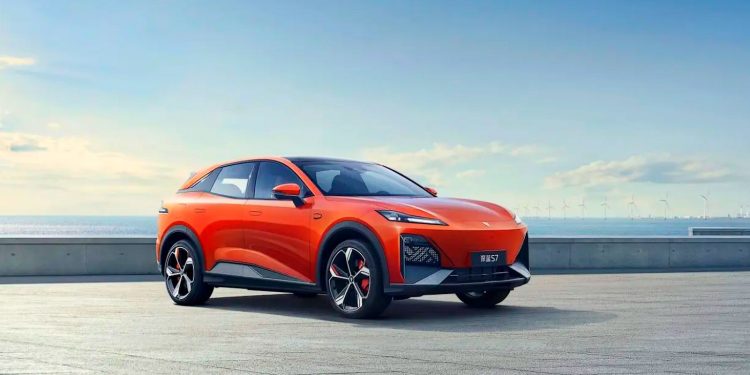 El Changan Deepal S07 estrena batería de 78 kWh, carga de 200 kW y 258 CV, con 500 kilómetros de autonomía y un precio de 34.665 euros.