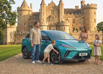 MG refuerza su estrategia en España con cinco medidas para mantener el liderazgo entre los coches chinos, mientras BYD reduce la distancia en ventas.
