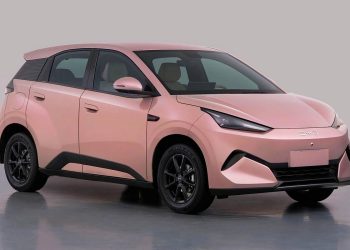 El futuro BYD Dolphin Surf crece 42,5 cm, estrena motor de 127 CV y cambia por dentro. Su versión con batería de 39,23 kWh alcanzará hasta 420 km de autonomía.