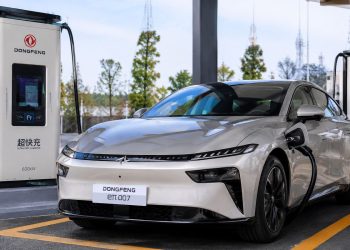 Cargar el coche eléctrico del 10 al 70% en 3 minutos ya es real: la brutal respuesta china para acabar con la espera en las gasolineras