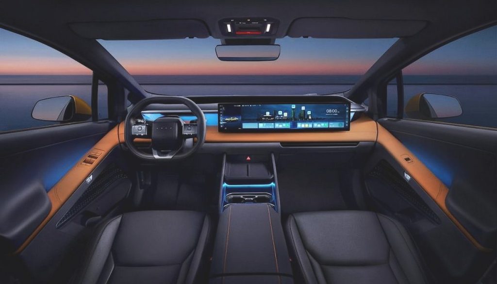 El Hyundai Ioniq V cuenta con un interior tecnológico equipado con pantalla 4K de 27 pulgadas y procesador Snapdragon 8295.