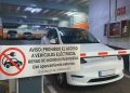 Carrefour restringe el acceso de coches eléctricos a algunos parkings por su peso y las dificultades para actuar ante un posible incendio.