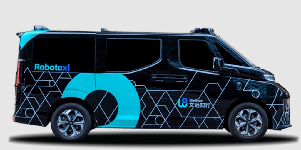 WeRide, Uber y AVOMO prevén iniciar el servicio en Madrid con operadores de seguridad a bordo y ampliar la flota de forma progresiva.
