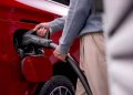 ¿Cuánto te ahorras realmente con un coche eléctrico? Las cifras que demuestran un ahorro del 91% al viajar