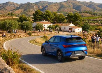 El BYD Atto 3 EVO Design reduce su precio en 14.102 euros y queda en 28.888 euros financiados, con 313 CV, 510 km de autonomía y batería de 74,8 kWh.