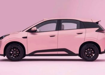 El nuevo BYD Seagull eleva su potencia hasta 127 CV, adopta tracción trasera, suspensión independiente y estrena un maletero delantero.