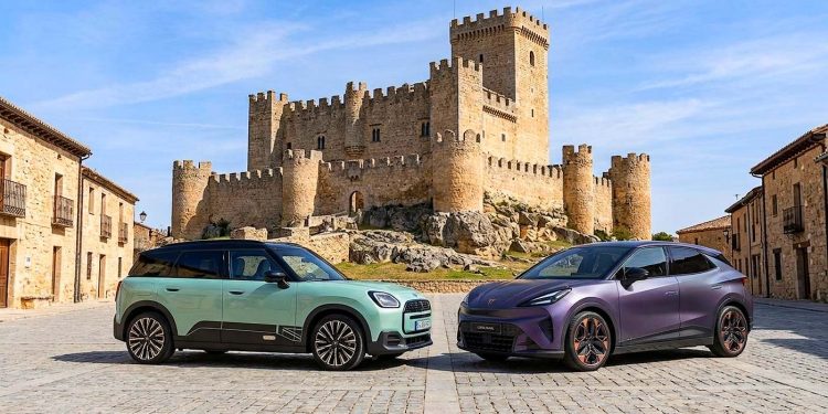 l Cupra Raval Endurance y el Mini Aceman SE, frente a frente en una comparativa que pone sus cifras de potencia, autonomía y recarga una junto a otra.