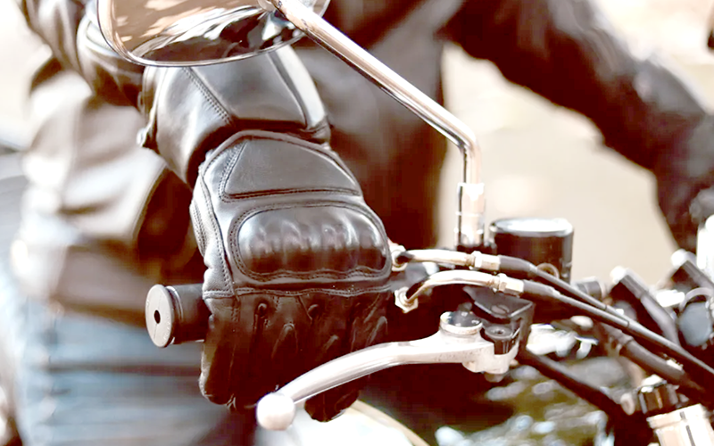 DGT Multas motoristas guantes