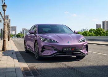 El Denza Z9S llegará en septiembre con hasta 1.100 km de autonomía CLTC, tres motores eléctricos y una potencia máxima de 1.193 CV.