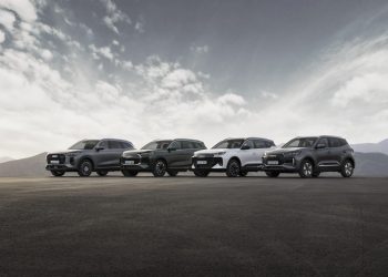 Ebro rebaja el precio de toda su gama híbrida enchufable para hacer frente a MG