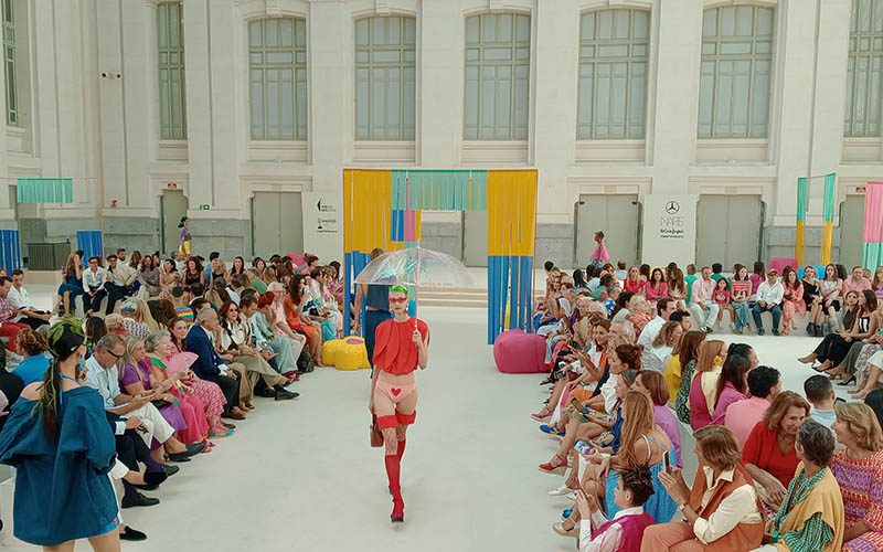 Mercedes Benz Fashion Week moldeo y desfile
