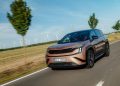El Skoda Peaq 90 recorre 936 kilómetros sin recargar, con una batería de 91 kWh y un consumo medio de sólo 9,2 kWh/100 km.
