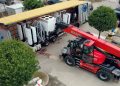El Supercharger Accordion de Tesla transporta 16 cargadores V4 en un solo camión y reduce un 20 % el coste de instalación.