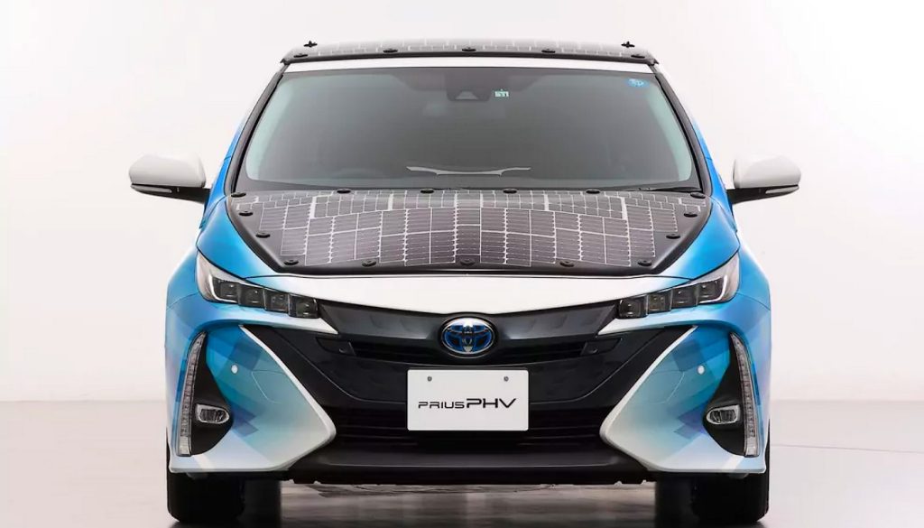 Toyota busca mejorar el coche eléctrico solar con una nueva patente que gestiona la energía de los paneles y controla la temperatura de los convertidores.
