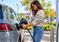 Los coches eléctricos ya cuestan un 33% menos de usar que los gasolina en Europa, según el ICCT, y la diferencia aumenta en 2026.