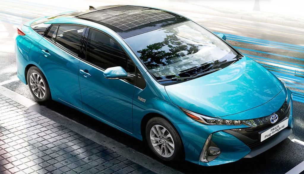 Un Prius de Toyota llegó a generar 860 W con sus paneles solares, un antecedente de la tecnología que la marca sigue investigando para sus vehículos eléctricos.