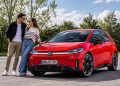 El ID.3 GTI eléctrico llega con 326 CV, 545 Nm y hasta 601 km de autonomía, junto a una puesta a punto deportiva.
