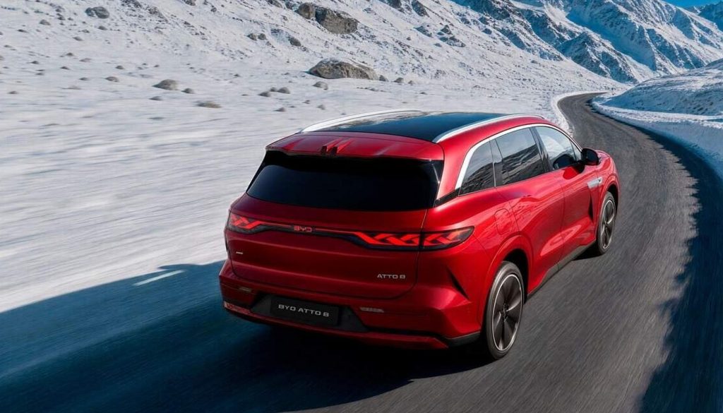 BYD todavía no ha anunciado el precio del Atto 8 en España, donde su llegada está prevista para el primer trimestre de 2027.