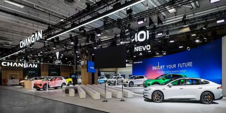 Changan presenta en París sus nuevos SUV eléctricos e híbridos enchufables, con hasta 450 km de autonomía eléctrica y más de 1.000 km combinados.