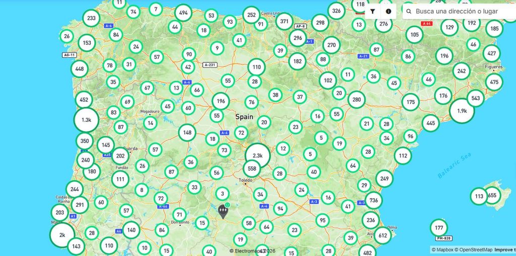 Electromaps identifica los cargadores mediante colores según estén libres, ocupados, fuera de servicio o sin datos en tiempo real.