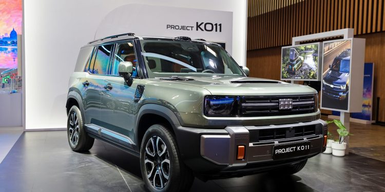 El Geely KO11 es un SUV híbrido enchufable de más de cinco metros, con tracción total y tres motores eléctricos.
