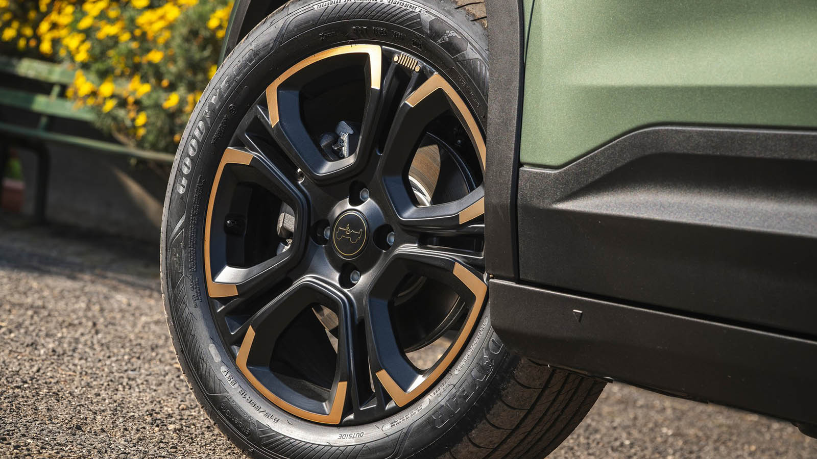 Jeep Avenger 85th Anniversary llanta