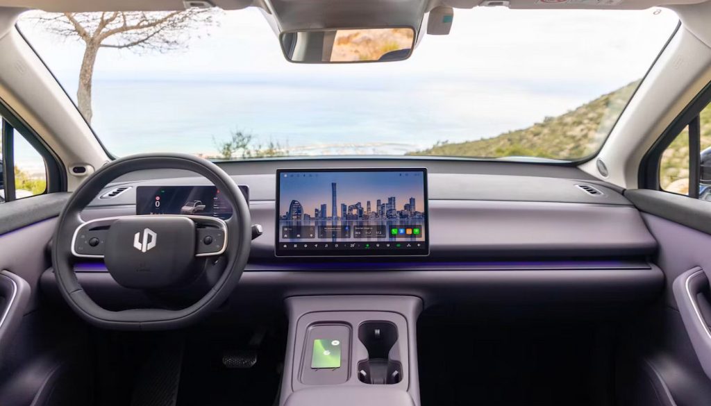 El Leaomotor C10 2027 también estrena una pantalla multimedia de 14,6 pulgadas, un maletero de hasta 1.905 litros y nuevas ayudas a la conducción.