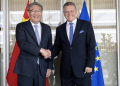 Maros Sefcovic y chino Renault, Stellantis y Volkswagen